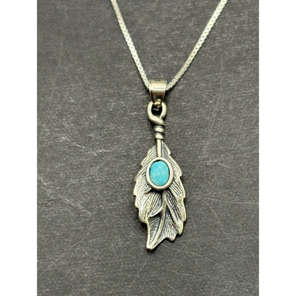 EUC Sterling Silver Turquoise Leaf Pendant Necklace H5